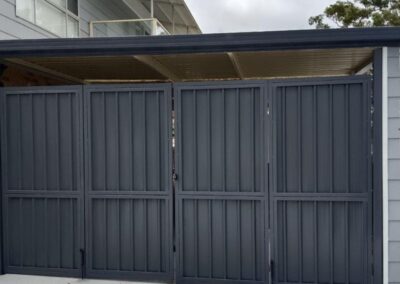 bifold gates