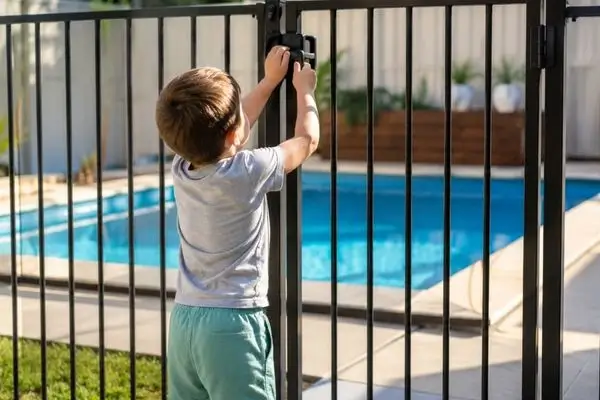 compliant pool fencing in Central Coast compliant pool fencing in Central Coast