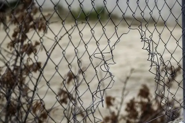 dependable security fencing contractors Central Coast